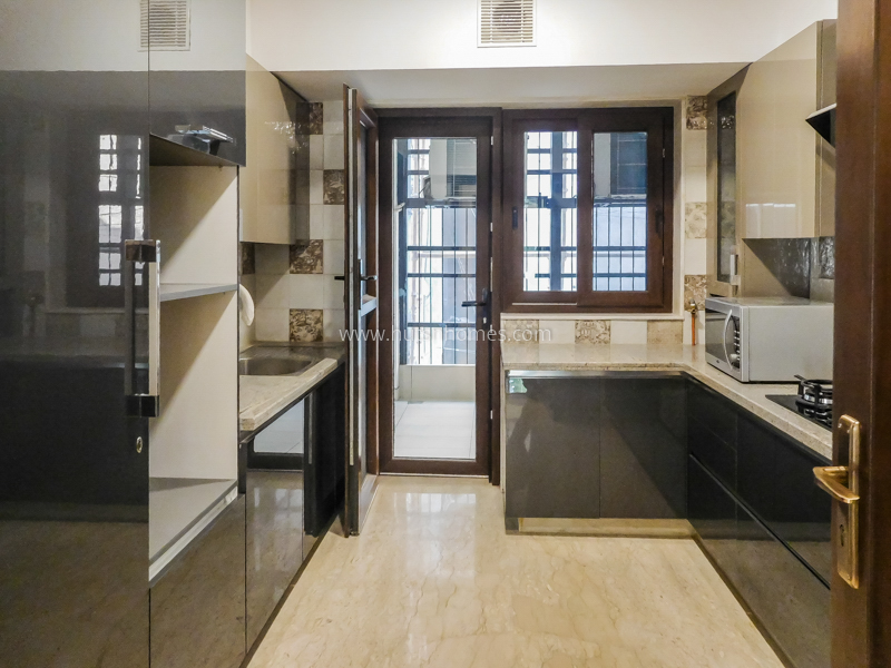 3 BHK Flat For Rent in Defence Colony