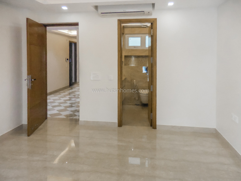 4 BHK Flat For Rent in Anand Niketan