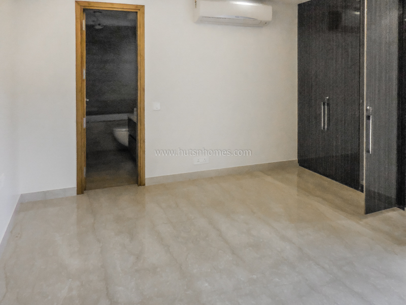 4 BHK Flat For Rent in Anand Niketan