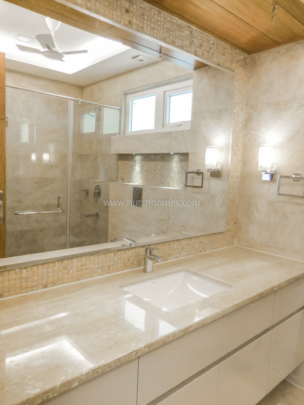 4 BHK Flat For Rent in Anand Niketan