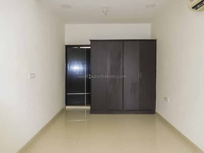 4 BHK Flat For Rent in Anand Niketan