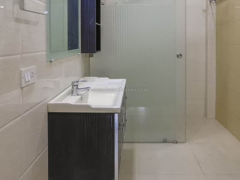 4 BHK Flat For Rent in Anand Niketan
