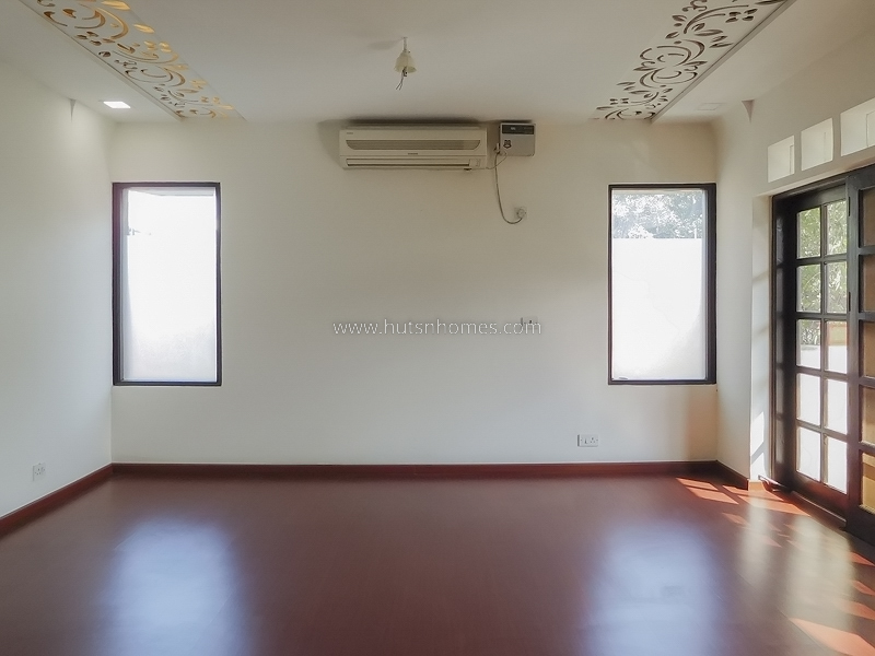 4 BHK Flat For Rent in Anand Niketan