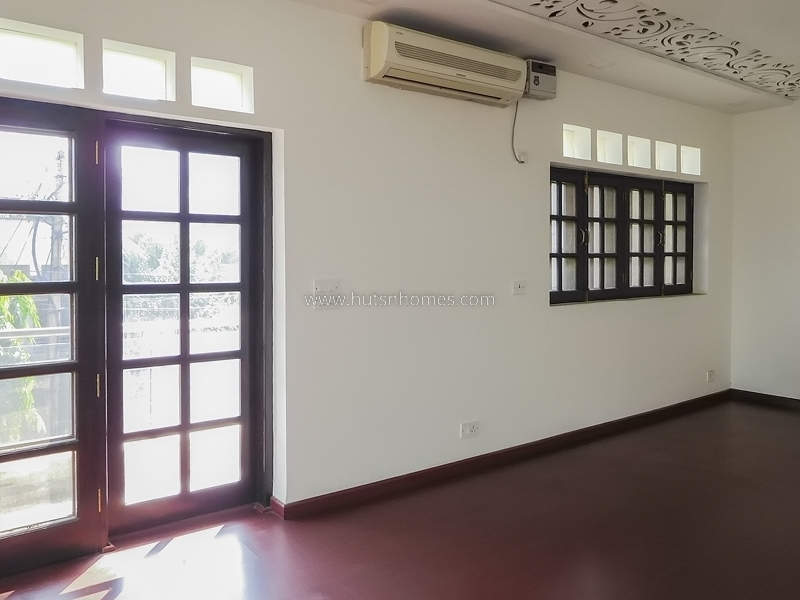 4 BHK Flat For Rent in Anand Niketan