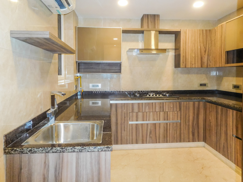 4 BHK Flat For Rent in South Extension 2