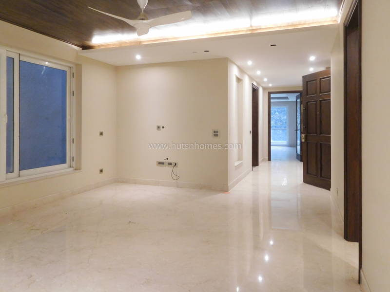4 BHK Flat For Rent in South Extension 2