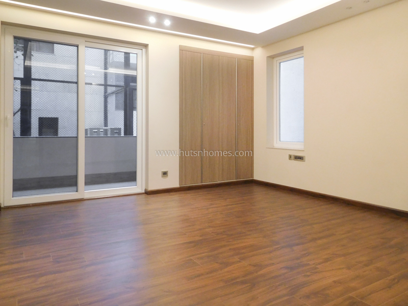 4 BHK Flat For Rent in South Extension 2