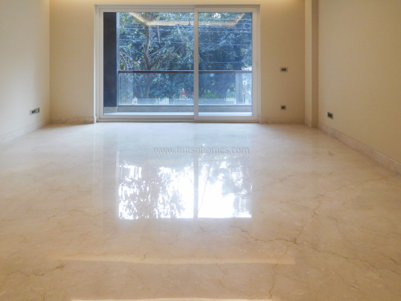 4 BHK Flat For Rent in South Extension 2