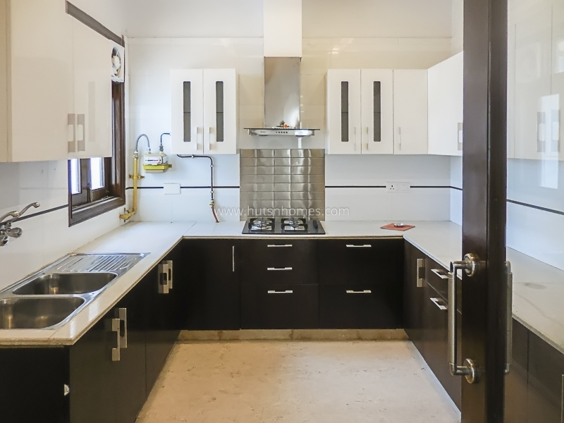 4 BHK Flat For Rent in Anand Niketan