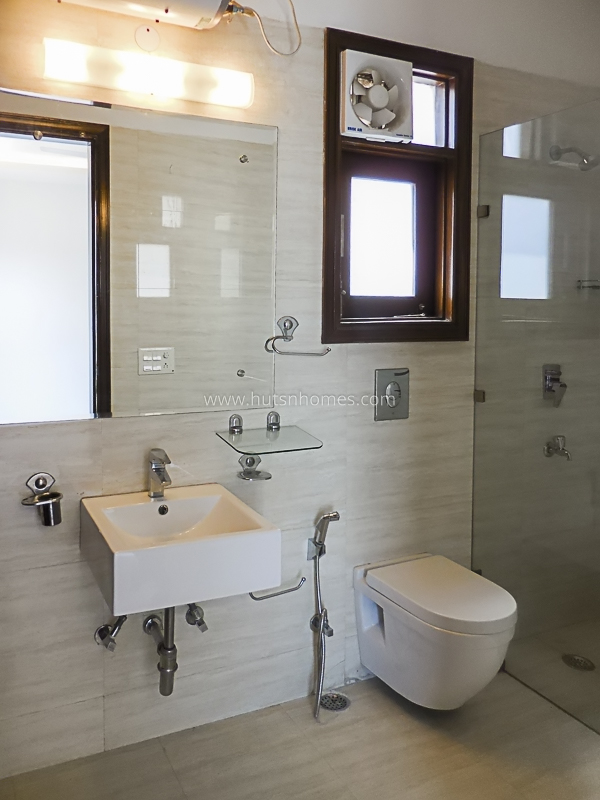 4 BHK Flat For Rent in Anand Niketan