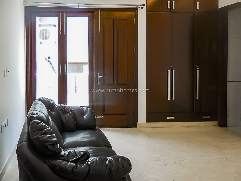 4 BHK Flat For Rent in Anand Niketan