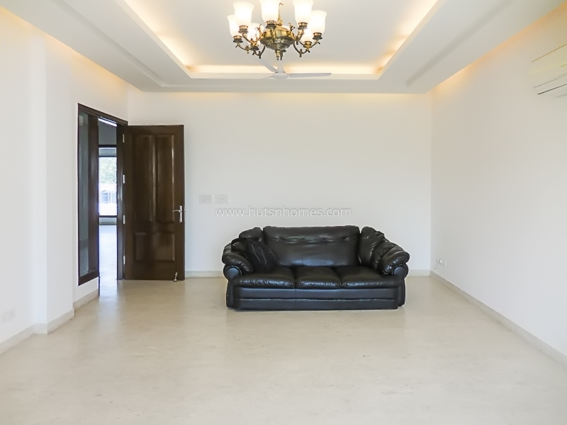 4 BHK Flat For Rent in Anand Niketan