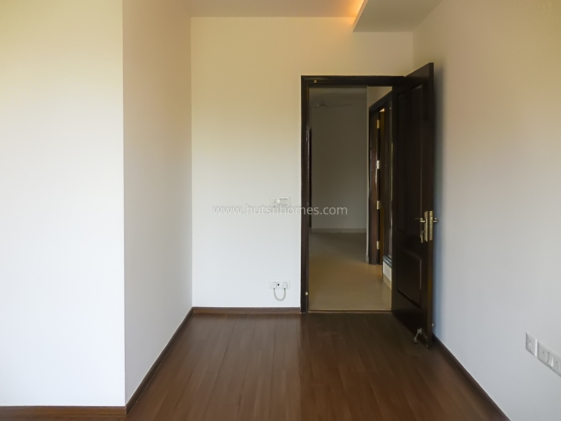 4 BHK Flat For Rent in Anand Niketan