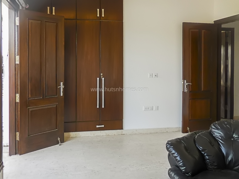 4 BHK Flat For Rent in Anand Niketan