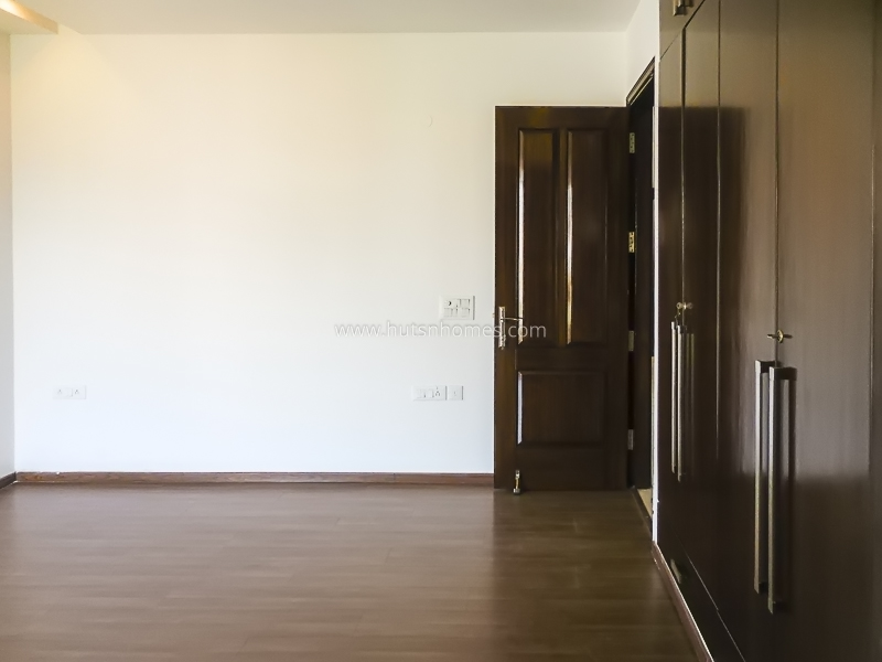4 BHK Flat For Rent in Anand Niketan