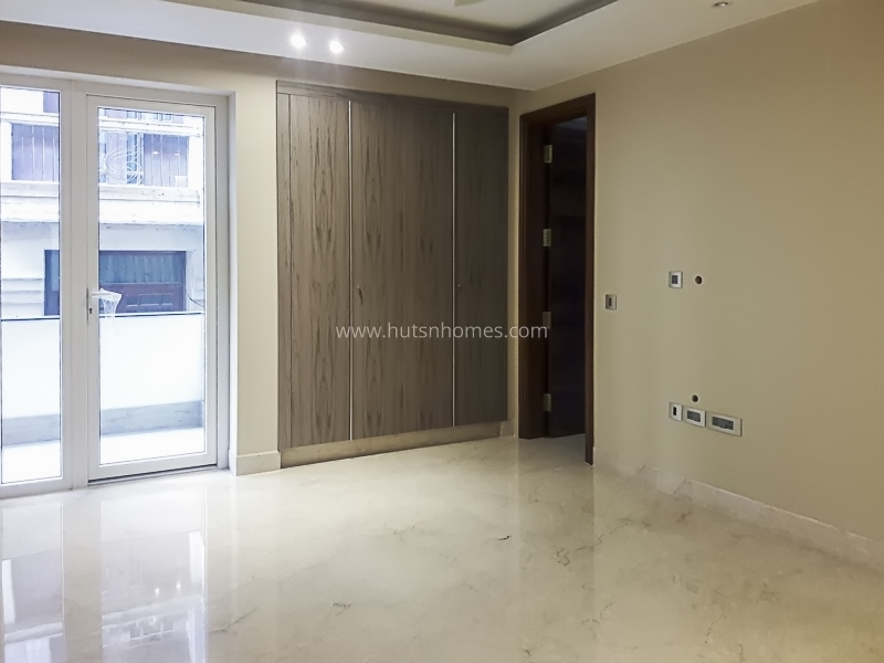 4 BHK Flat For Rent in South Extension 2