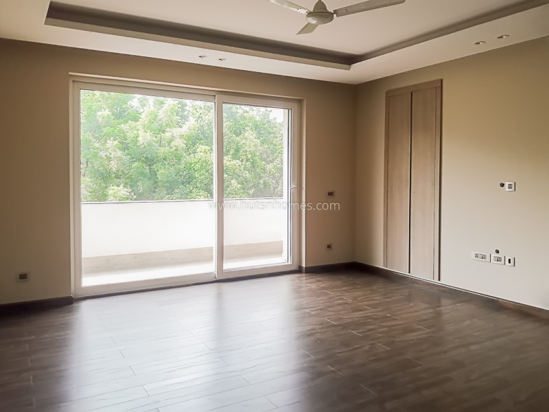 4 BHK Flat For Rent in South Extension 2