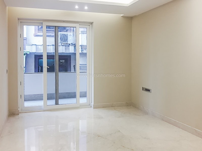 4 BHK Flat For Rent in South Extension 2