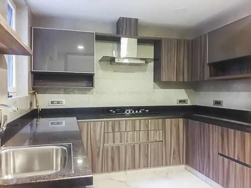 4 BHK Flat For Rent in South Extension 2