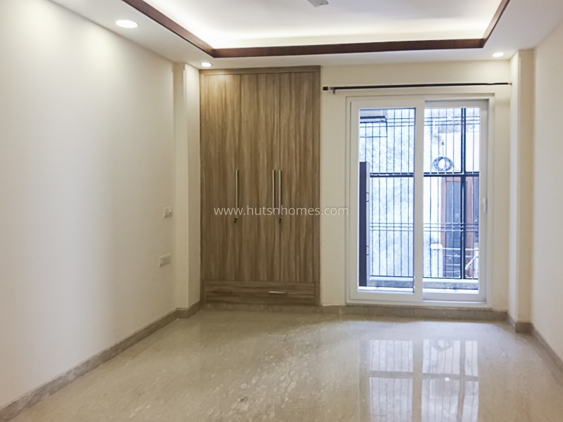 4 BHK Flat For Rent in South Extension 2