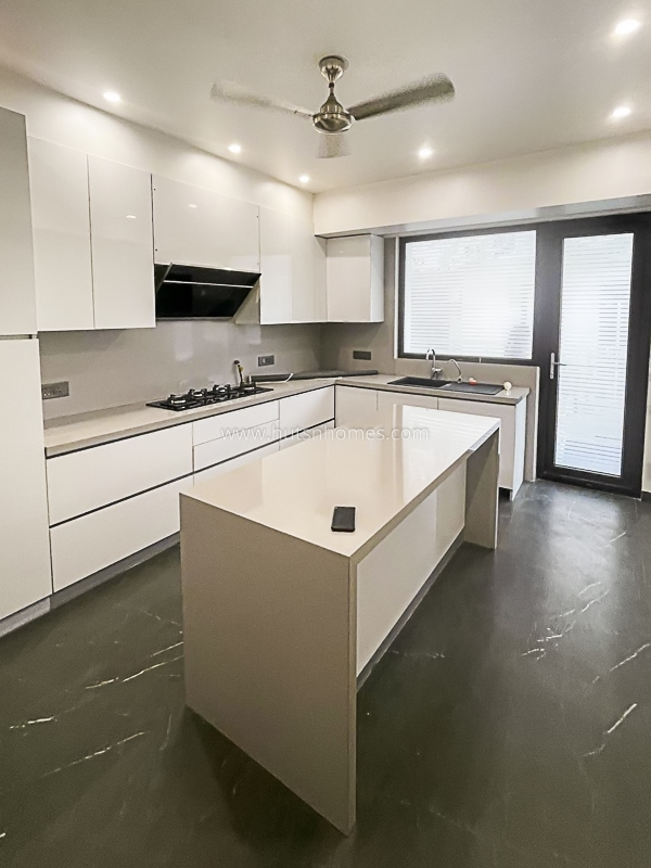 4 BHK Flat For Rent in Panchsheel Enclave
