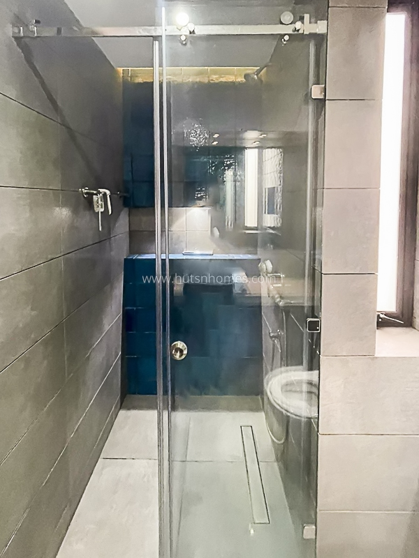 4 BHK Flat For Rent in Panchsheel Enclave