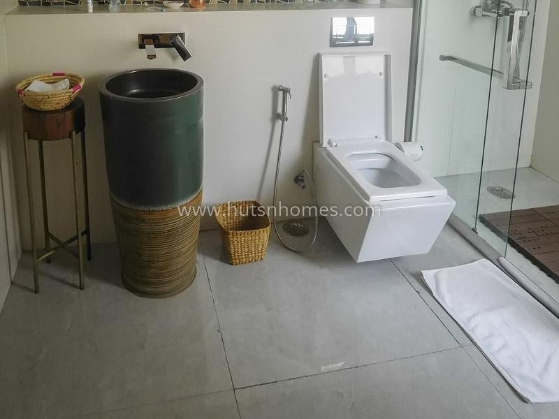 3 BHK Flat For Rent in Defence Colony