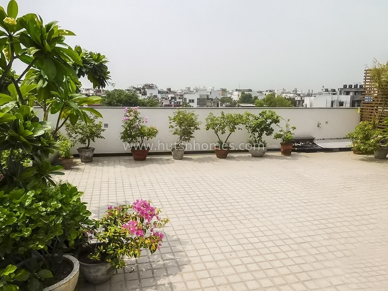 3 BHK Flat For Rent in Defence Colony