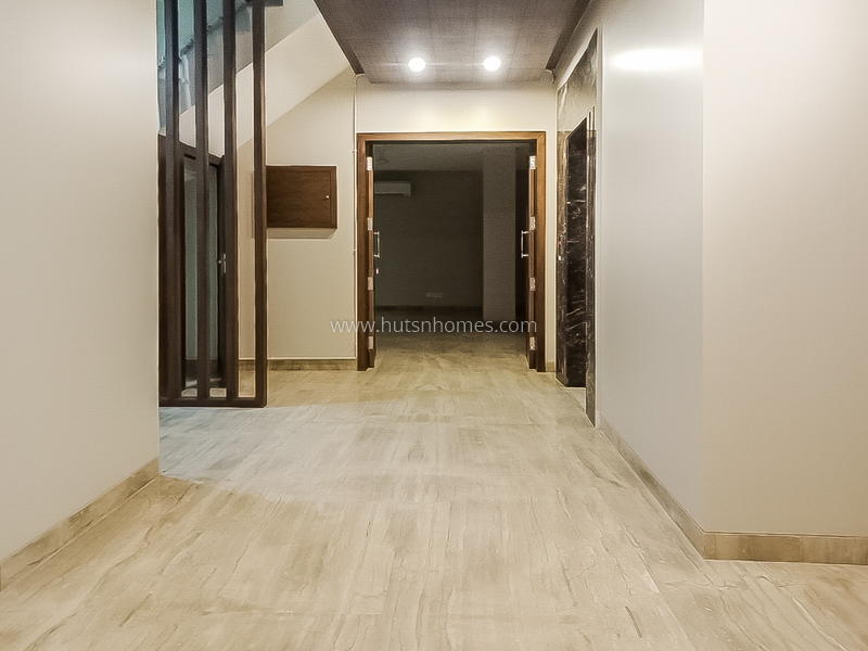 4 BHK Duplex For Rent in Vasant Vihar