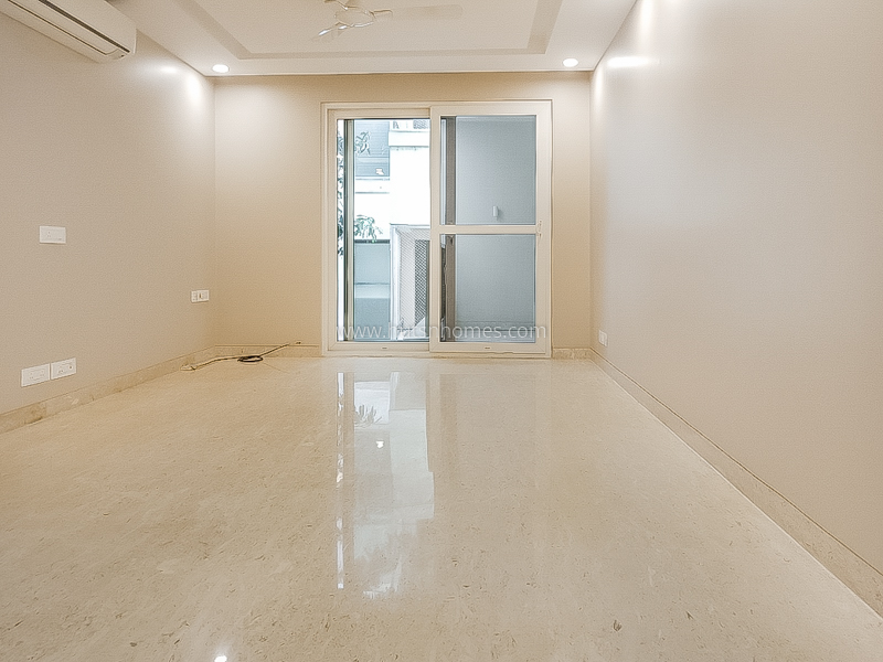 4 BHK Flat For Rent in Vasant Vihar