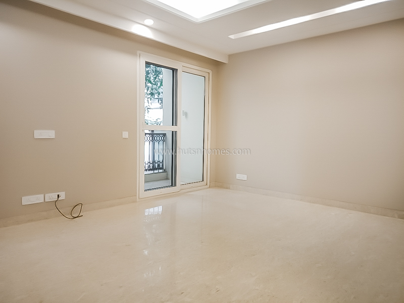 4 BHK Flat For Rent in Vasant Vihar