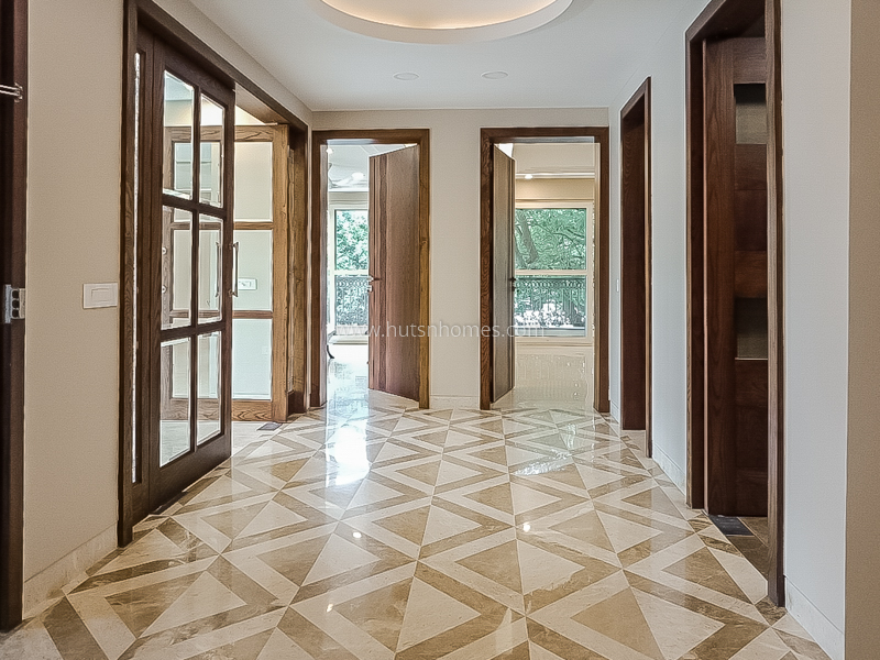 4 BHK Flat For Rent in Vasant Vihar