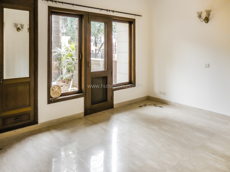 4 BHK Flat For Rent in Vasant Vihar