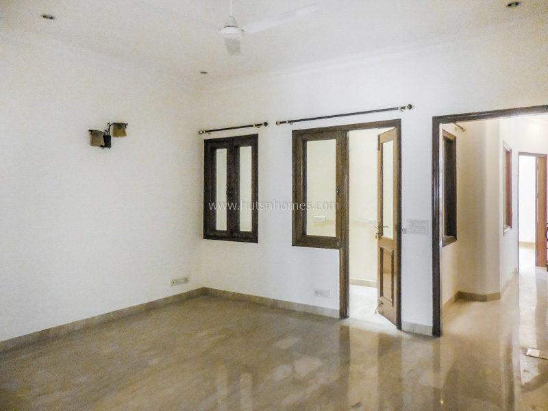 4 BHK Flat For Rent in Vasant Vihar