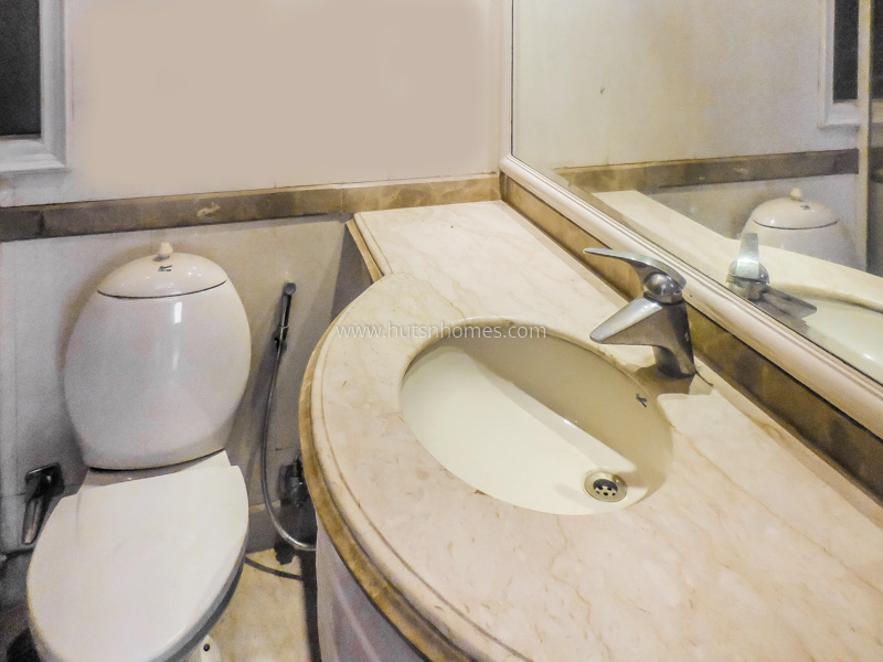 4 BHK Flat For Rent in Vasant Vihar