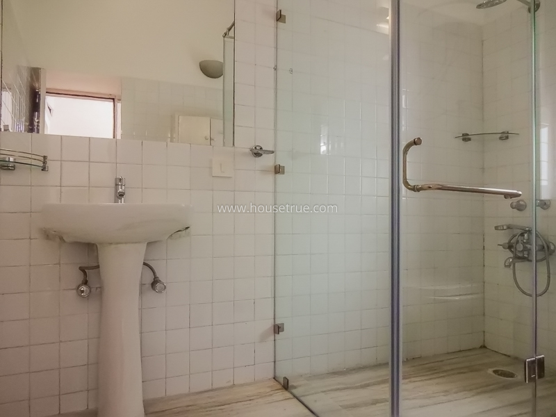 5 BHK House For Rent in Vasant Vihar