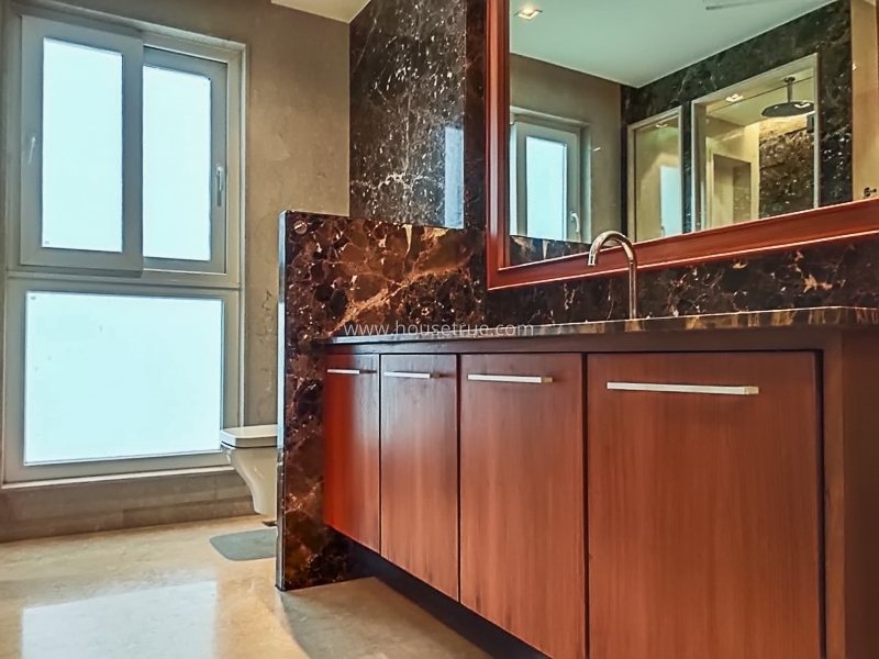 4 BHK Flat For Rent in Vasant Vihar