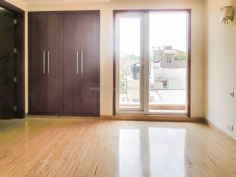 4 BHK Flat For Rent in Vasant Vihar