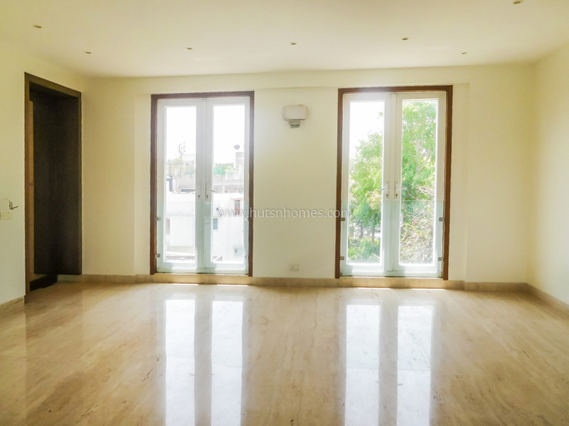 4 BHK Flat For Rent in Vasant Vihar