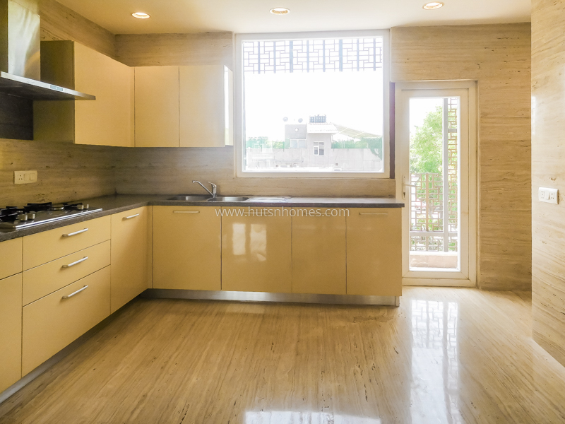 4 BHK Flat For Rent in Vasant Vihar