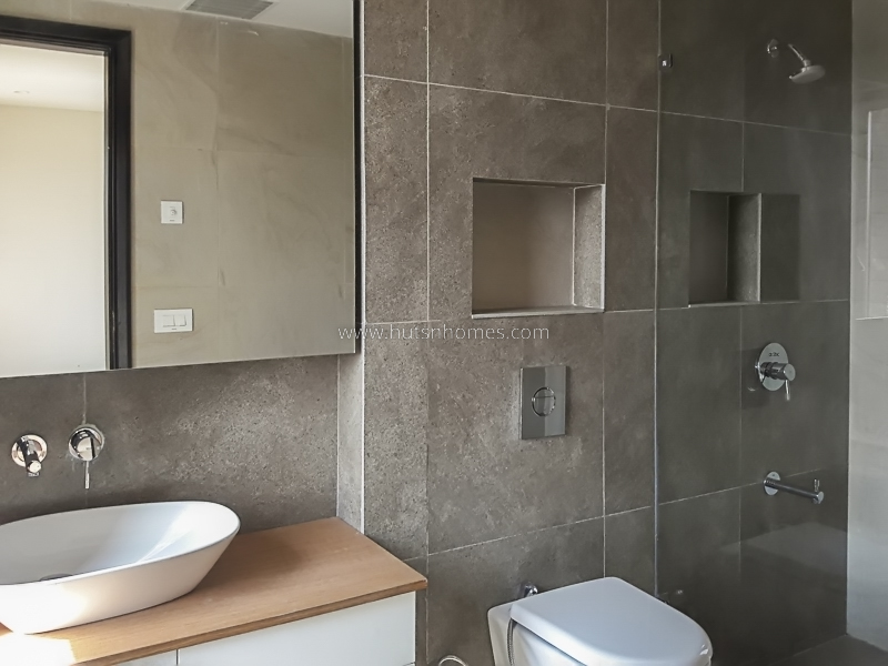 4 BHK Builder Floor For Rent in Vasant Vihar