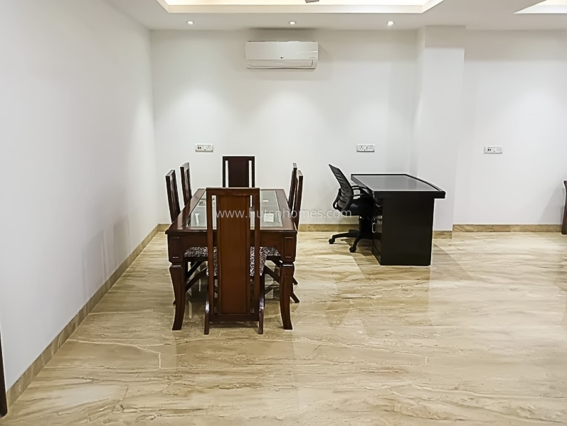 3 BHK Builder Floor For Rent in New Friends Colony