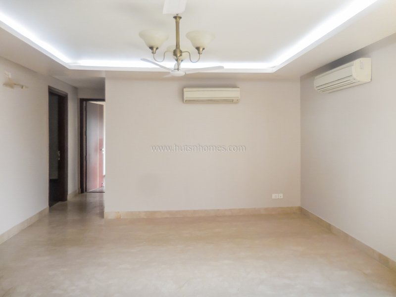 3 BHK Flat For Rent in Defence Colony