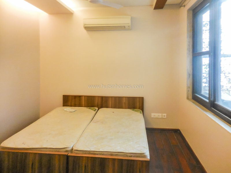 3 BHK Flat For Rent in Defence Colony