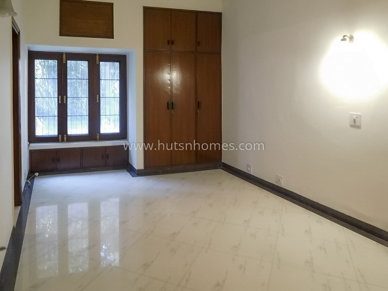 6 BHK House For Rent in Panchsheel Enclave