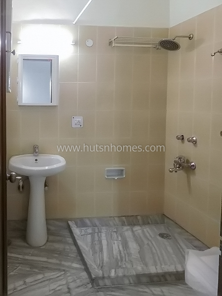 6 BHK House For Rent in Panchsheel Enclave