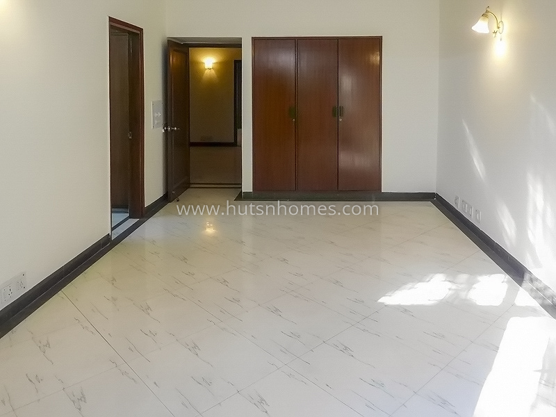 6 BHK House For Rent in Panchsheel Enclave