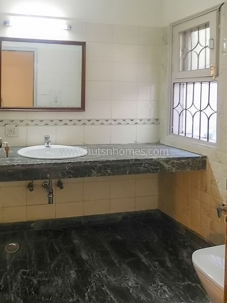 6 BHK House For Rent in Panchsheel Enclave