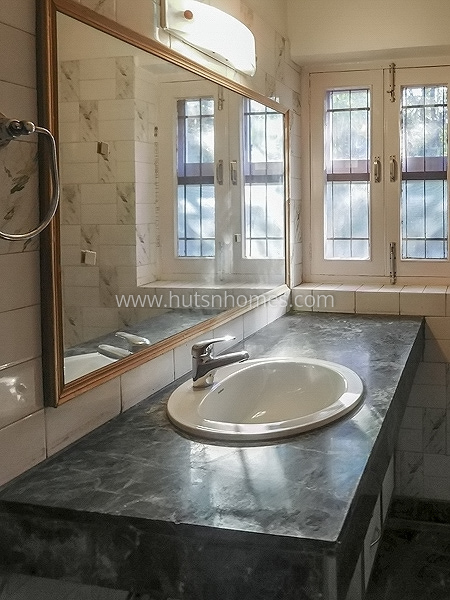 6 BHK House For Rent in Panchsheel Enclave