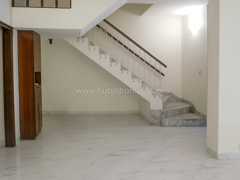 6 BHK House For Rent in Panchsheel Enclave